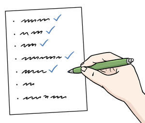 Eine Hand mit einem Stift hakt eine Liste ab